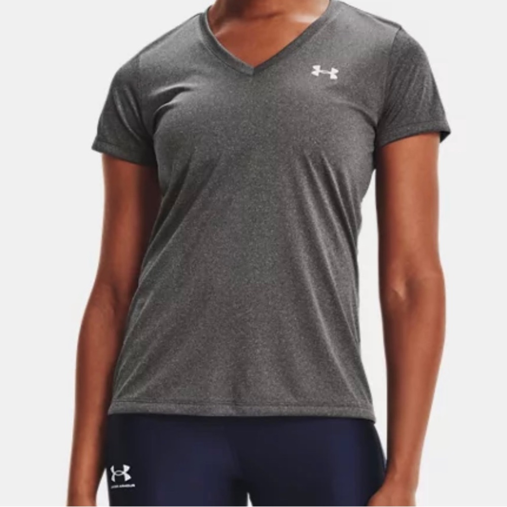 Under Armour Women’s workout top, Medium